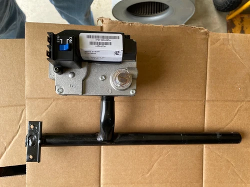 White Rodgers 36F24 218E90 HVAC Furnace Gas Valve EF32CW205 w/ manifold