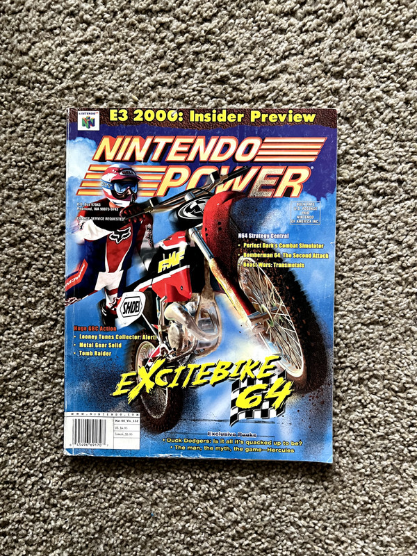 Nintendo Power Volume 132 Excitebike 64 Magazine w/ Duck Dodgers Poster Comic