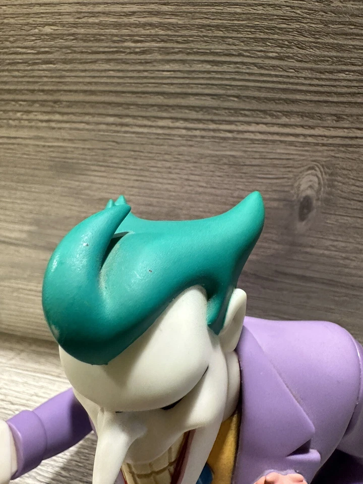 Diamond Select Toys Batman La Serie Animada: El Guasón Vinilo Busto Banco Estatua Foto 3 de 4