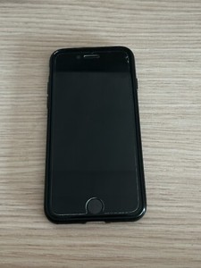 Apple iPhone 7 - 128GB - Schwarz (Ohne Simlock)