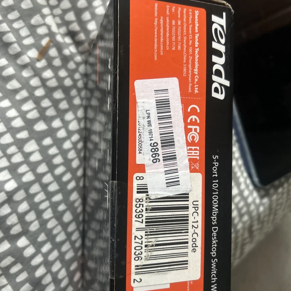 Tenda TEF1105P-4-63W 4-Port 100Mbps PoE CCTV Switch 250m Extended Transmission - Image 2 of 3