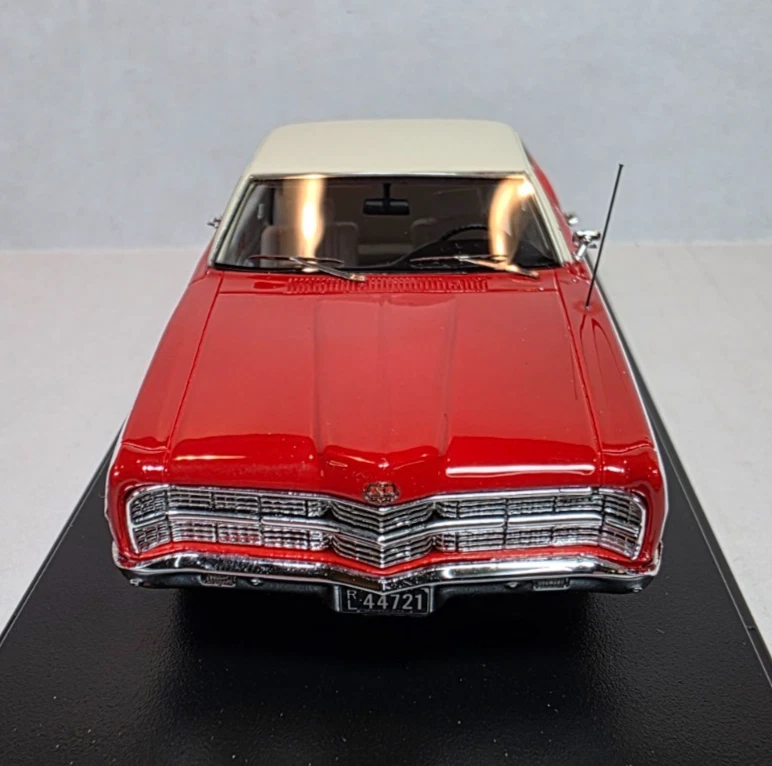 Neo Scale Models 1:43 1969 Ford XL SportsRoof Candy Apple Red/White Top/Stripes! - Image 2 of 4