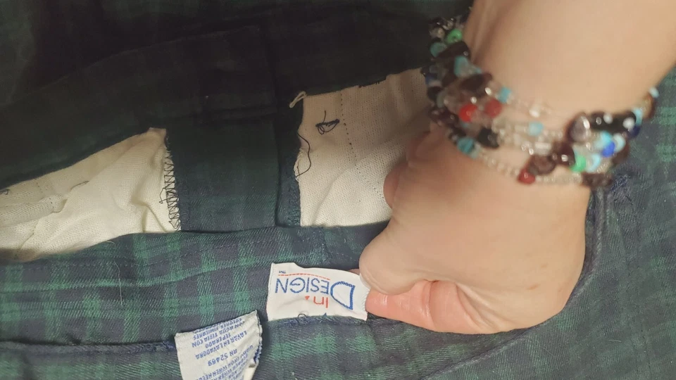 Pantalón verde niña en diseño  Foto 4 de 4