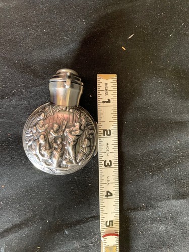 Repousse Sterling Silver perfume case Hallmark with glass perfume bottle inside - Picture 11 of 12