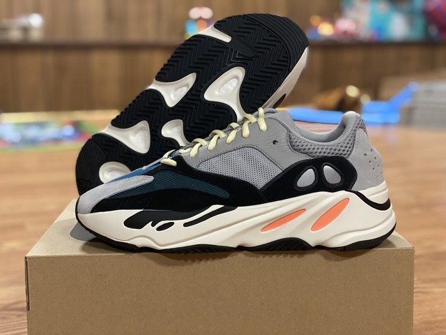 yeezy wave runner run small