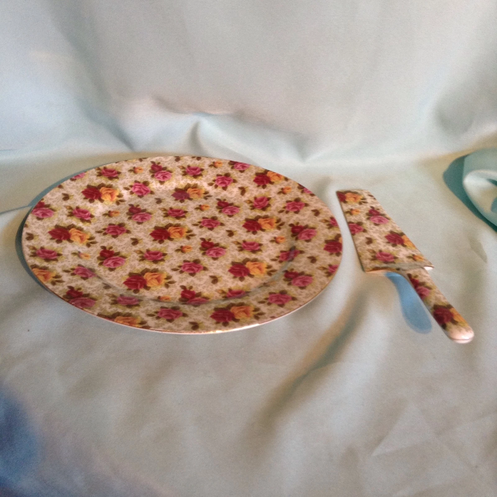 FORMALITIES CAKE / PIE SERVING DISH W/ SERVER