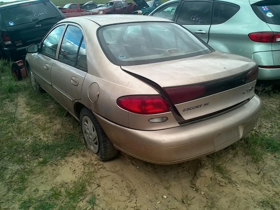 Bomba de dirección asistida usada se adapta a: Ford Escort 1998 exc. Cpe Grado A Foto 3 de 4