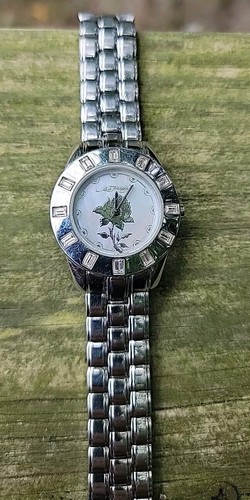 Ed Hardy womens Watch Silver with Mother Of Pearl Silver Rose Dial(Read)