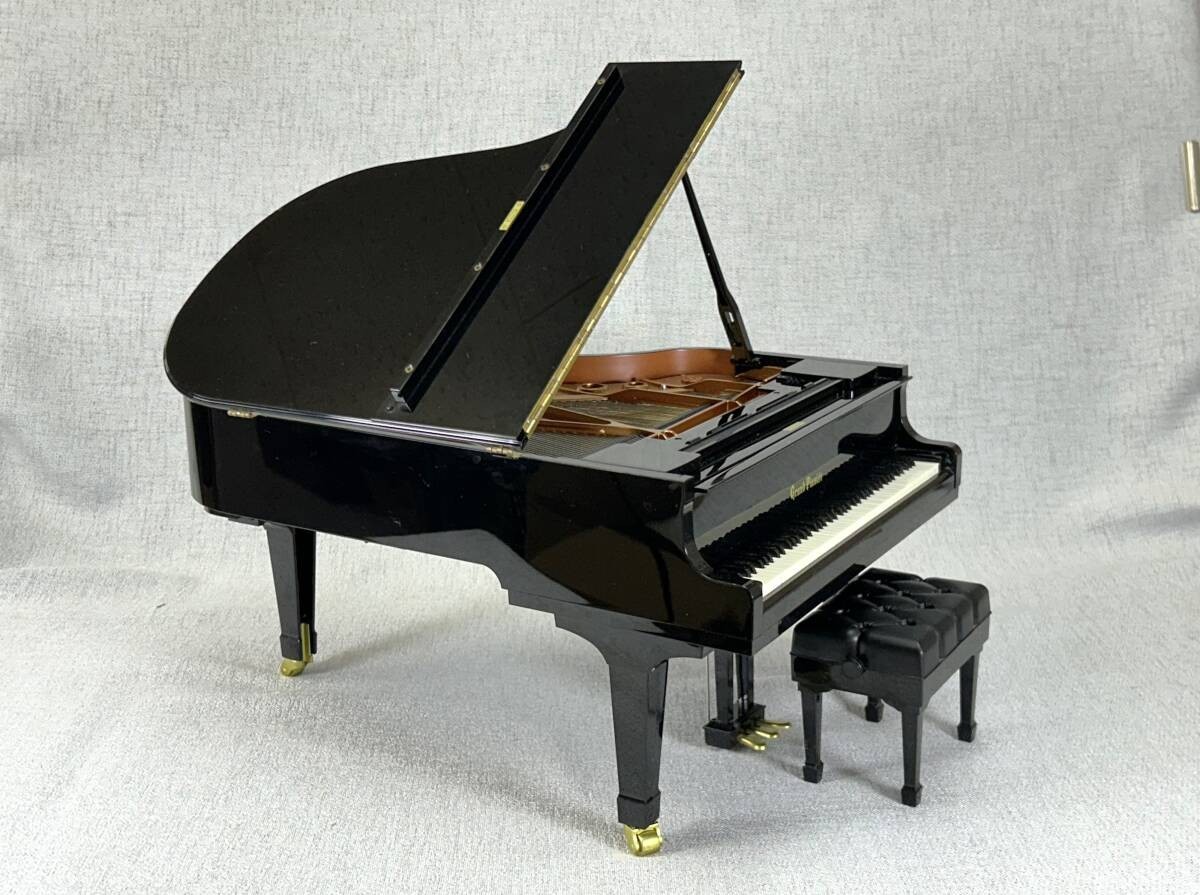 ○ SEGA TOYS Grand Pianist ピアノ 玩具　美品 SEGA TOYS Black Grand Pianist 1/6 scale miniature grand piano