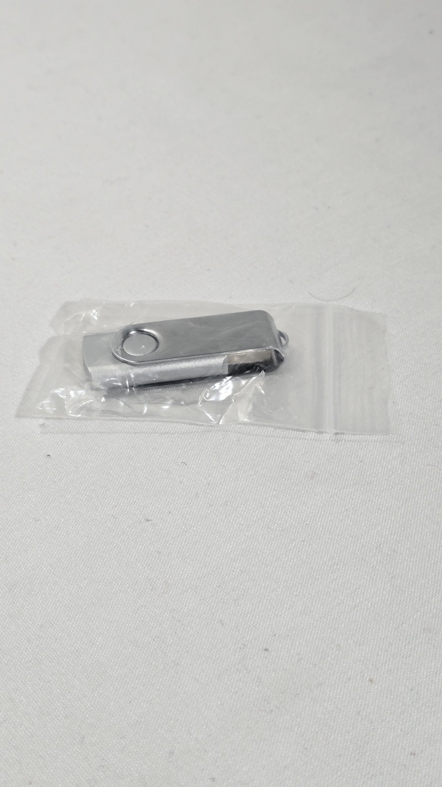 15GB Swivel USB 2.0 Flash Drive FAT32 for TV Xbox PS5 Windows Mac-image