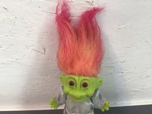 Troll Doll Russ 5" green Space Martian w/ Pink/ orange Hair & outfit - Picture 3 of 11