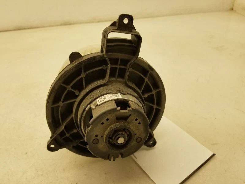 Toyota Tacoma 2021 motor soplador de aire acondicionado V6 de 3,5 L Foto 3 de 4