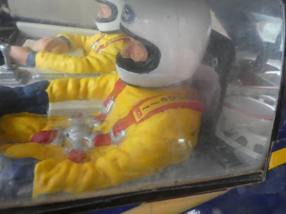 Tamiya Michelin pilot Escort Cosworth 1/10 scale rc car vintage model - Image 4 of 4