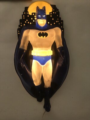 1992 vintage Batman 3D lighted wall sculpture, minty! 26 inches tall.