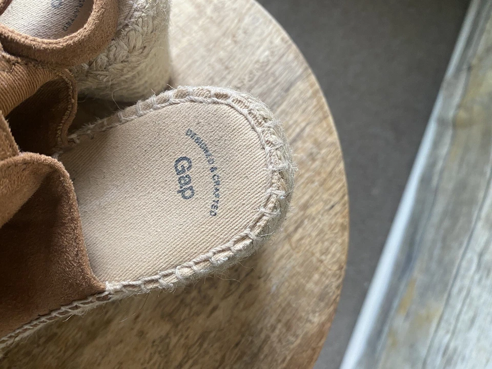 Sandalias de cuña alpargata de cuero gamuza coñac marrón para mujer Gap 7 Foto 4 de 4