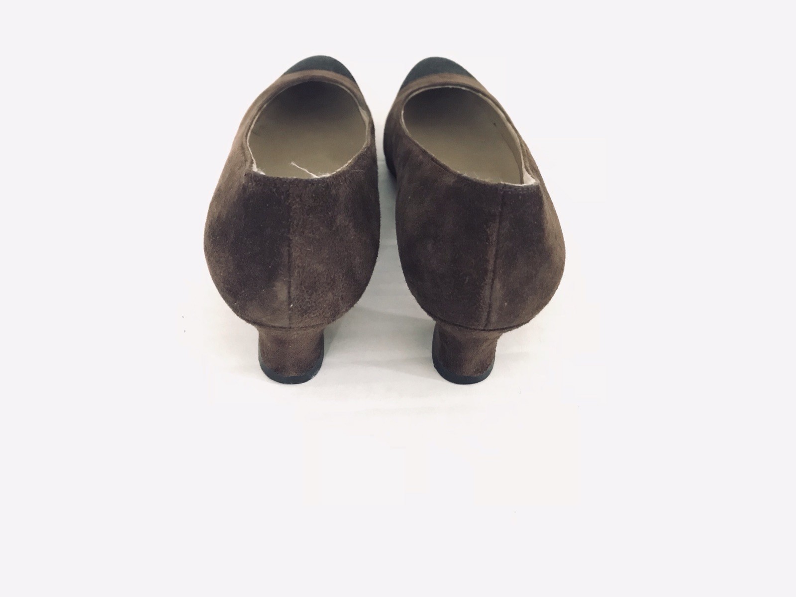 Salvatore Ferragamo Womens Cap Toe Pump Size 7.5 AA AA AA Narrow Brown Suede Kitten 767929 Salvatore Ferragamo Womens Cap Toe Pump Size 7.5 AA AA AA Narrow Brown Suede Kitten 767929