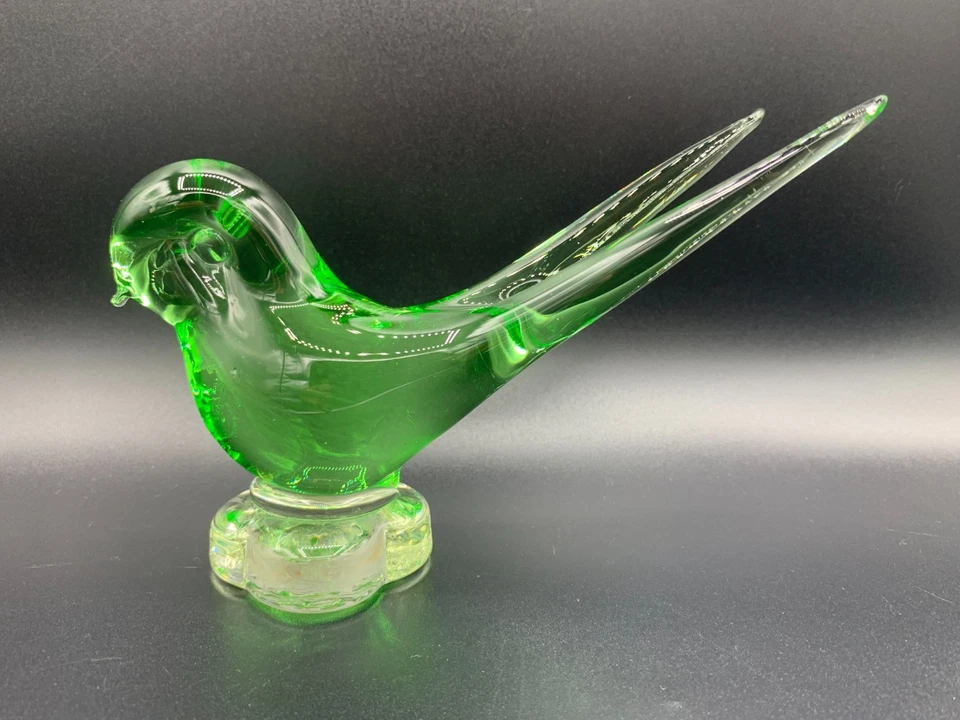 MCM Italian Murano Glass Bird Swallow Figurine Uranium Vaseline Glass Sculpture - Image 4 of 4