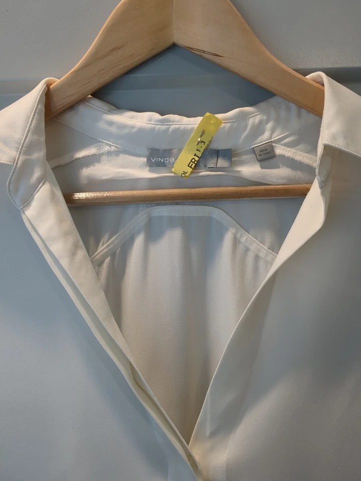 Blusa Vince Feminina S Shirred Back Yoke Seda Marfim (Leia) - Imagem 2 de 4
