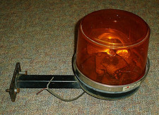 Federal Signal Rotating Beacon Light 12 Volt Series B Model 100 W Bracket Amber Federal Signal Rotating Beacon Light 12 Volt Series B Model 100 W Bracket Amber