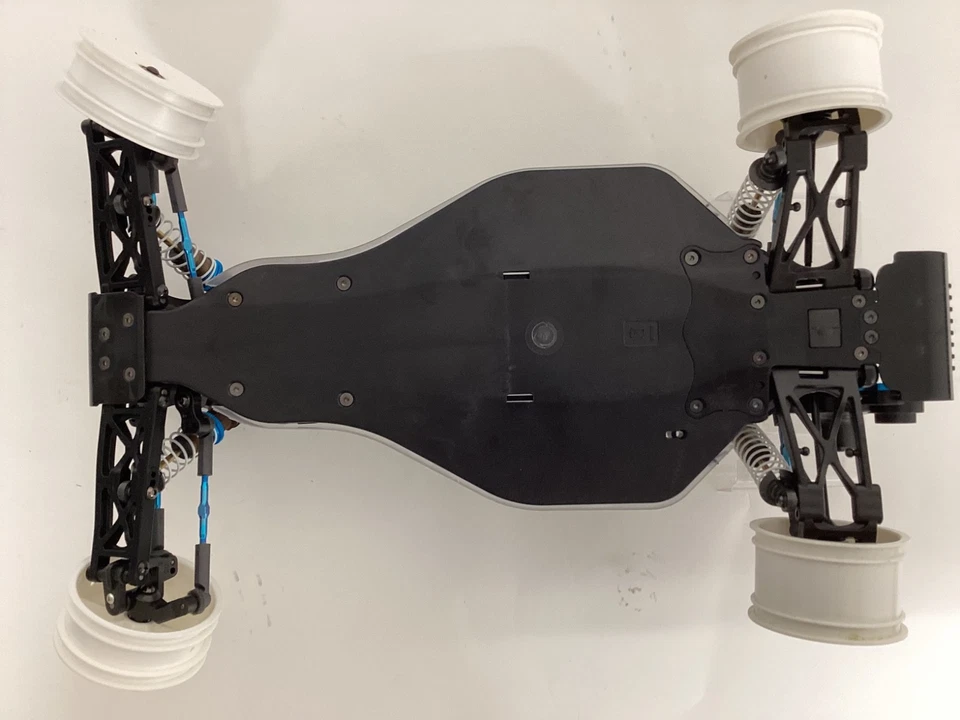 Tamiya Vintage 42167 TRF 201 Wettbewerbs-Buggy nur gebaut - Bild 3 von 4