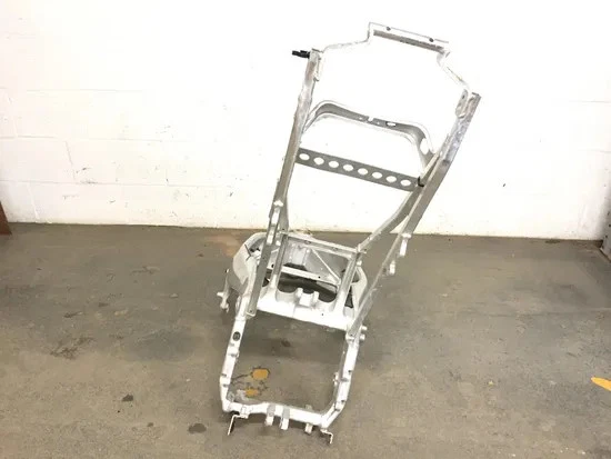 Шасси основной рамы CLN готово к работе 2000 Yamaha YZF R1 3309 - Изображение 3 из 4