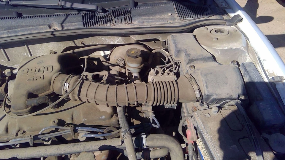 Caja de filtro de admisión de aire completa Chevy Cavalier 1995-05 carcasa con tubo fabricante original 2,2 l Foto 2 de 4