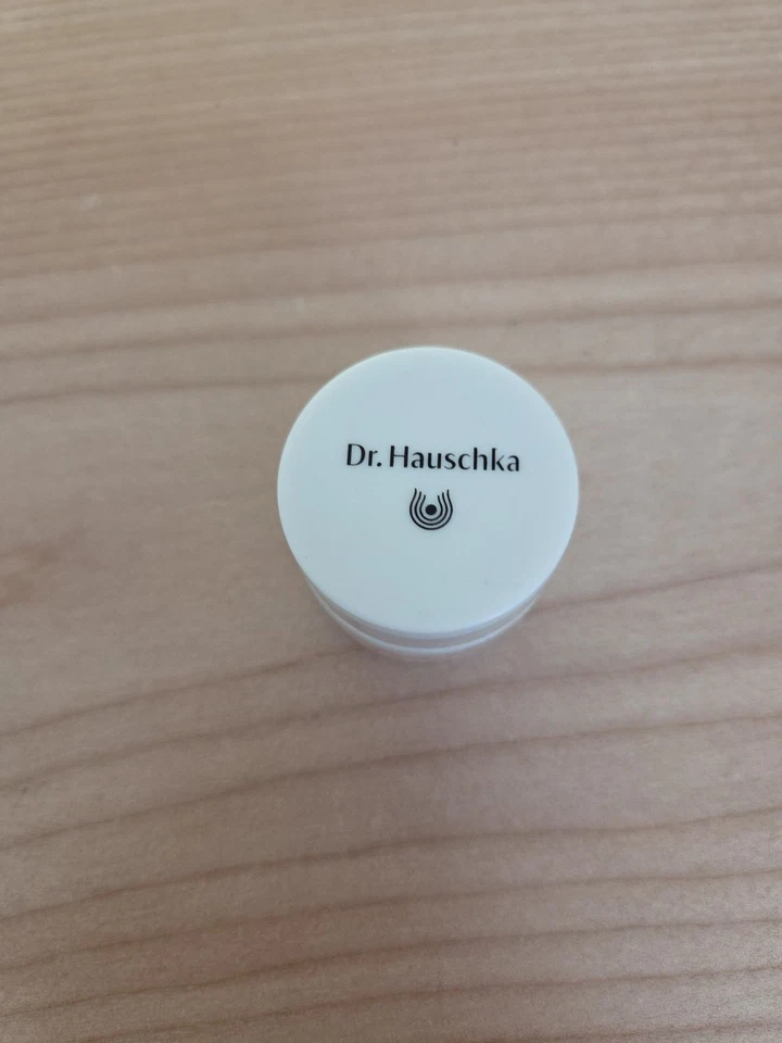 Bálsamo labial Dr. Hauschka 0,14 OZ Foto 3 de 3