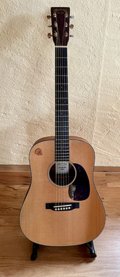 Martin Guitars D JR. E - verkauft