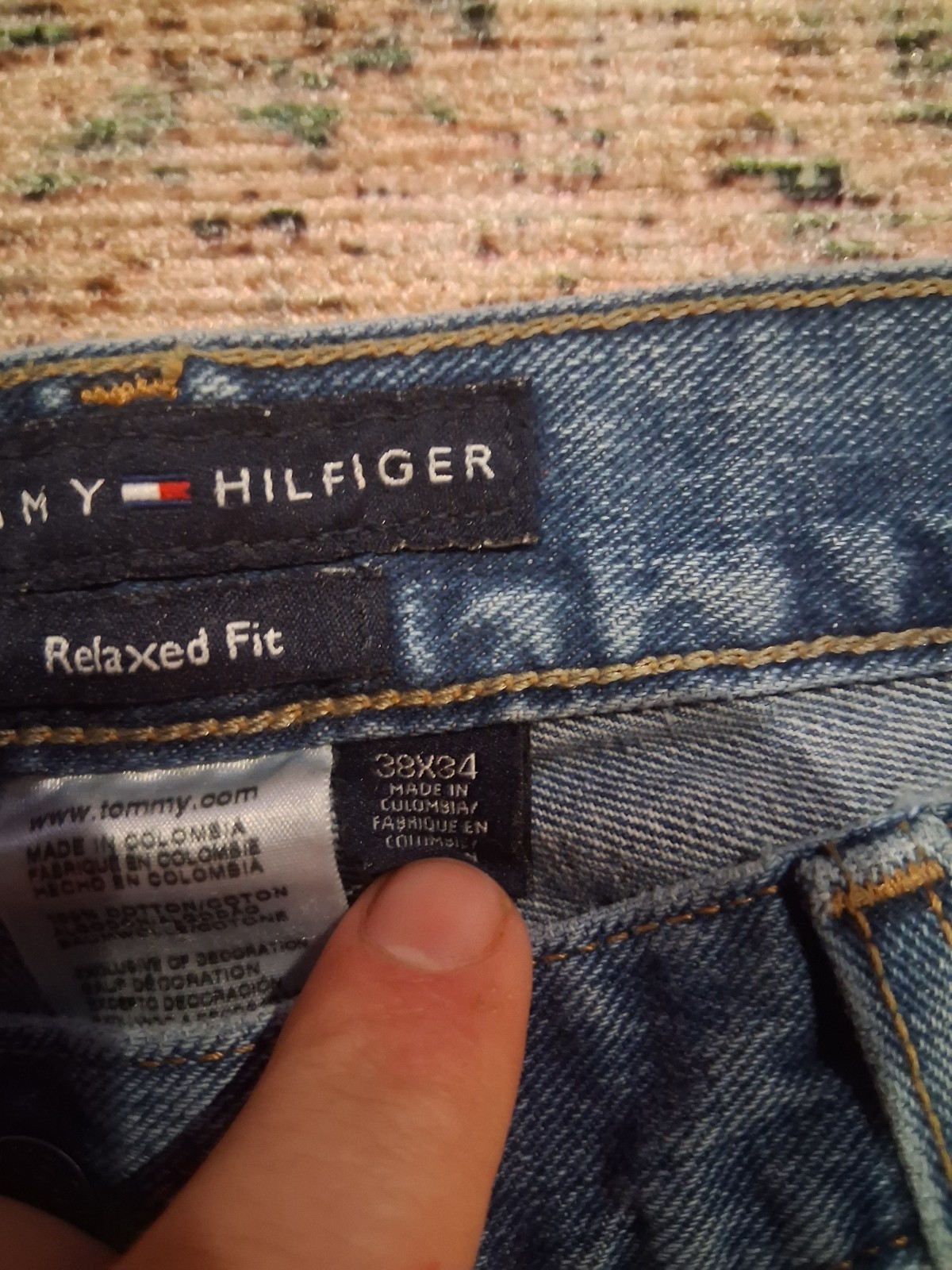 Mens Tommy Hilfiger Relaxed Fit Jeans Denim Size 38x34 Medium Wash thumbnail 5