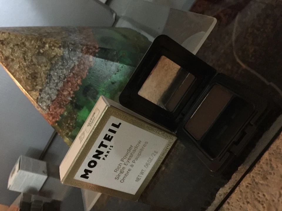 Sombra individual vintage Monteil Paris Rich Powder  - Imagem 2 de 2
