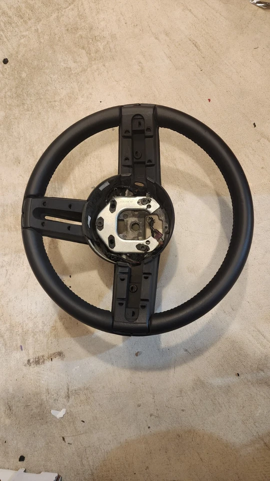 ✅ Volante delantero izquierdo Ford Mustang Base 2005-2009 OEM cuero 05-09 Foto 2 de 4