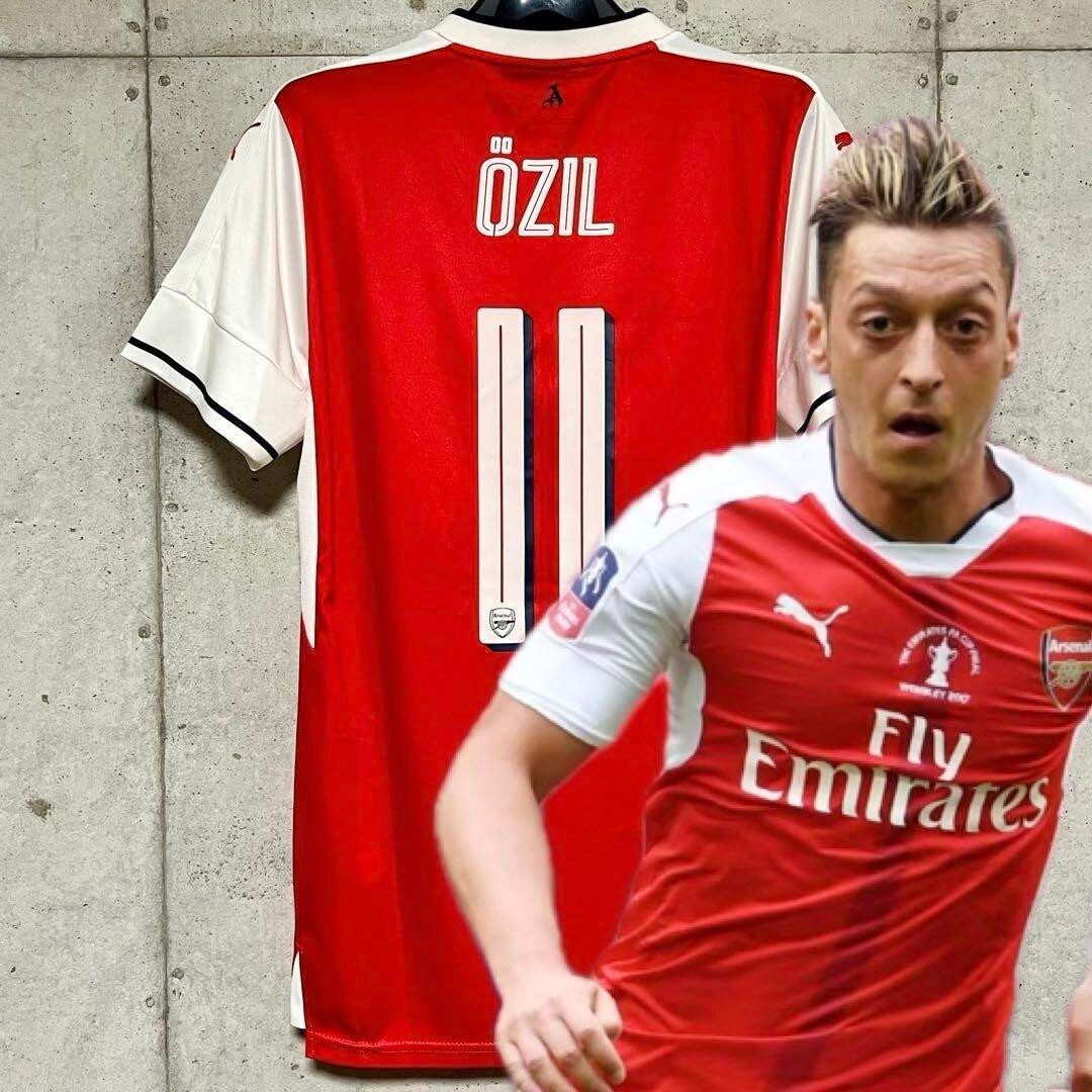 【極美品！】16/17 アーセナルFC ♯11 エジル【Mサイズ】ホーム Mesut Özil Arsenal FC 16/17 #11 FA Cup Edition Puma Jersey
