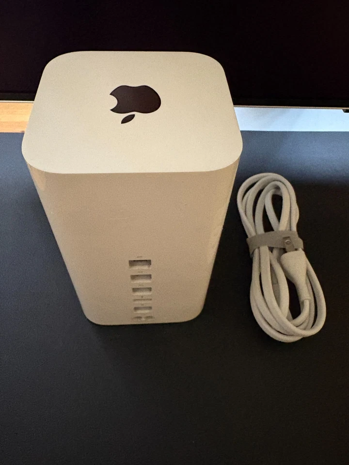 Apple Airport Extreme Time Capsule 2TB 5th Generation Model A1470 - Image 2 of 2