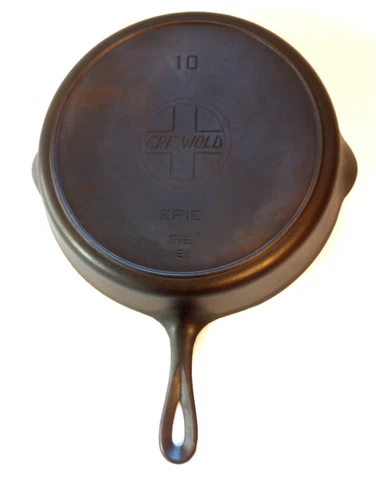 GRISWOLD ERIE #10 SLANT LOGO SKILLET HEAT RING 716B CLEANED AND SEASONED