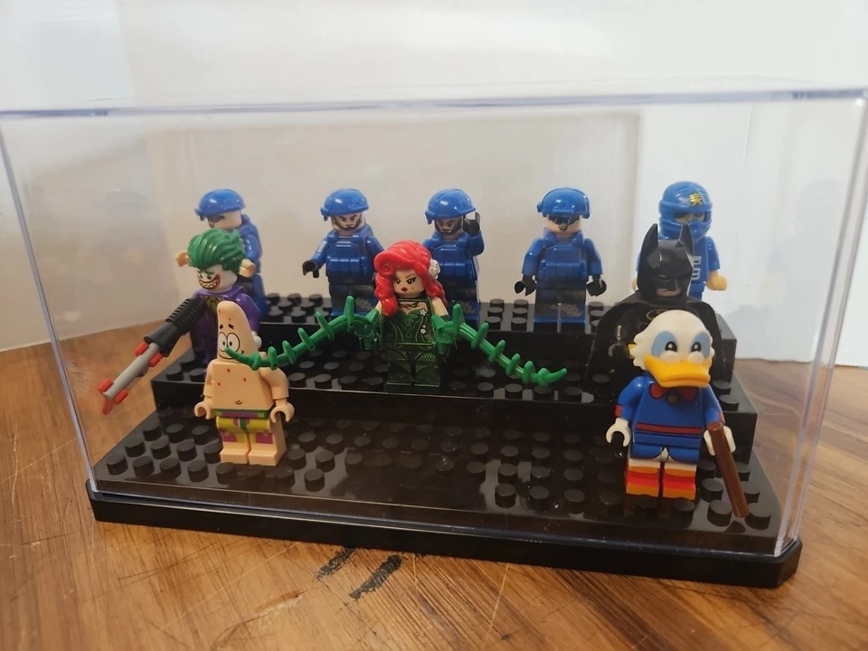 Lote de 3 minifiguras Lego DC Universe más 7 figuras más diversas. Foto 4 de 4