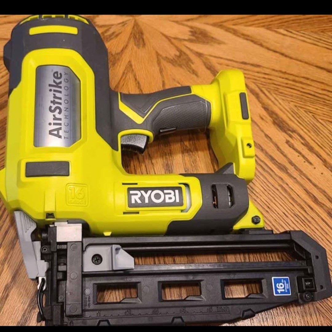 Ryobi P326 ONE+ 18V AirStrike 16-Gauge Cordless Finish Nailer (Tool Only)