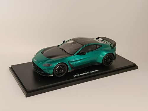 Aston Martin V12 Vantage 2023 Grün GT Spirit 1/18