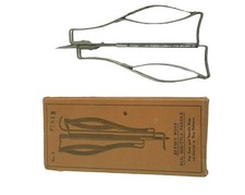 Vintage Betsey Ross Rug Shuttle Needle Punch No 5 Yarn or Rags Original Box