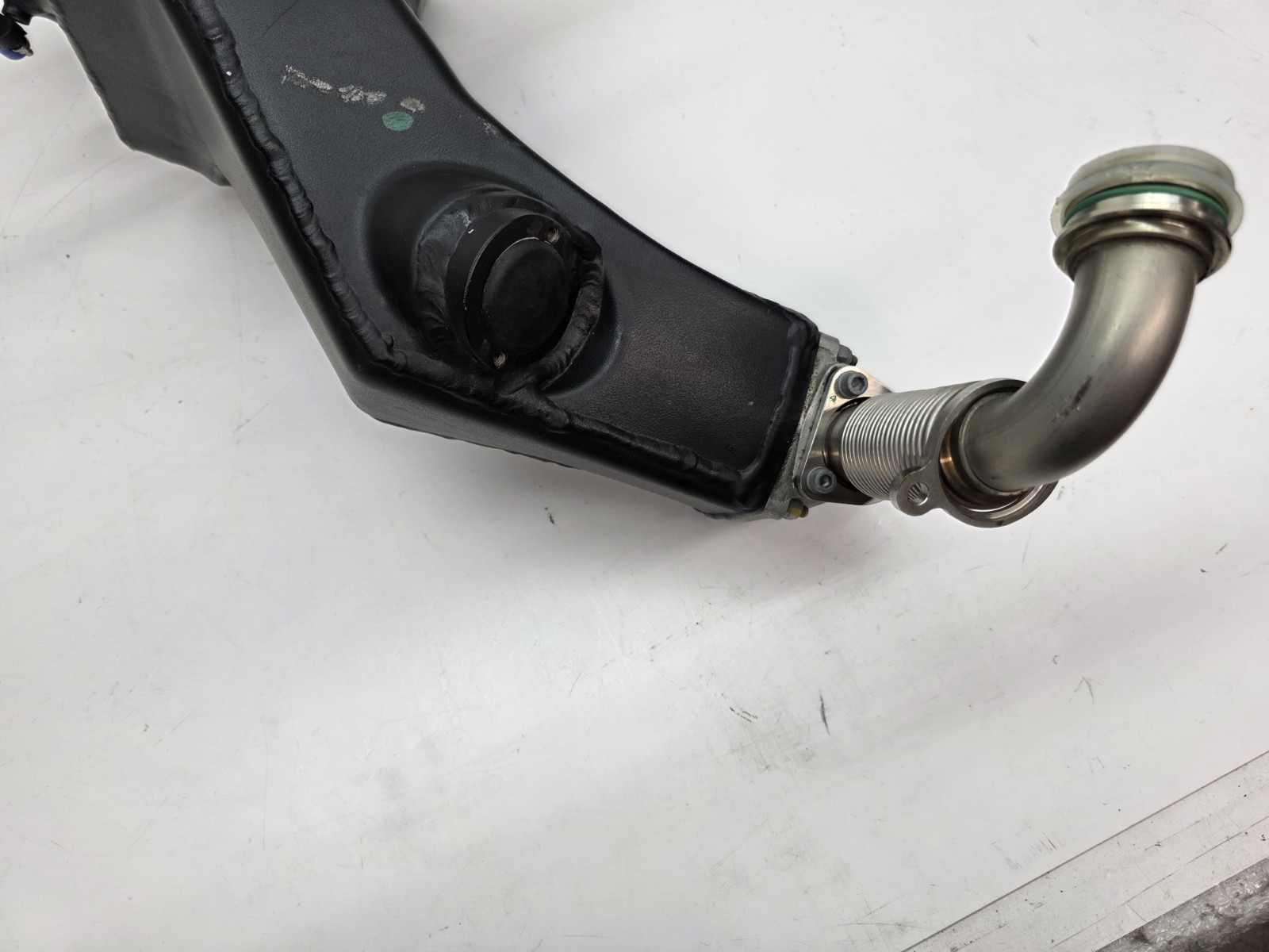 FERRARI 488 GTB F8 OIL TANK OEM 325249