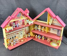 Bluey Ultimate Lights and Sounds Playhouse Home Playset Works w/ Tons of Figures