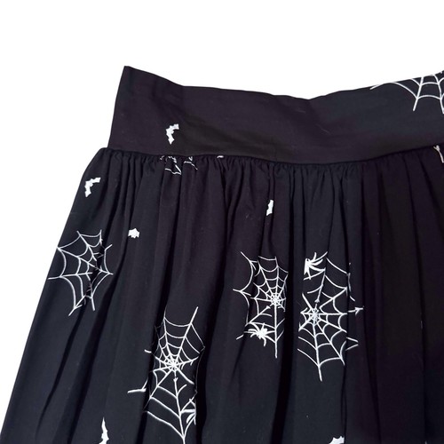 Sara EE. UU. Talla Pequeña Negro Blanco Telaraña Murciélagos Halloween Calce y Falda Acampanada - Imagen 3 de 6