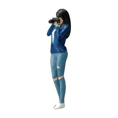 1/64 Scale Diorama Figure Character Photographer Resin Miniature Scene for Model