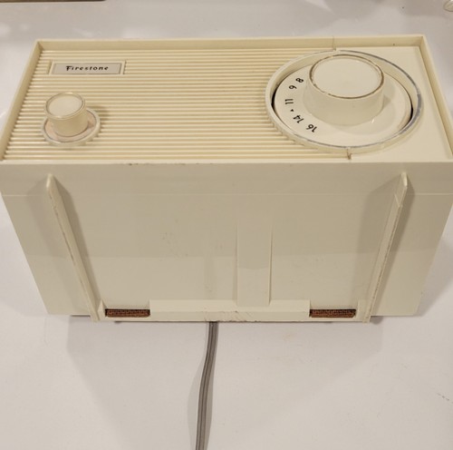 Vintage 1963 Firestone Tabletop Radio Model 4-A-229 - Works, but needs repairs - Picture 2 of 9