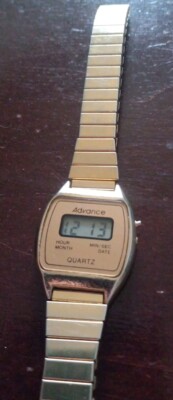 Vintage Advance Quartz Digital Wrist Watch Works New Battery Broken Band