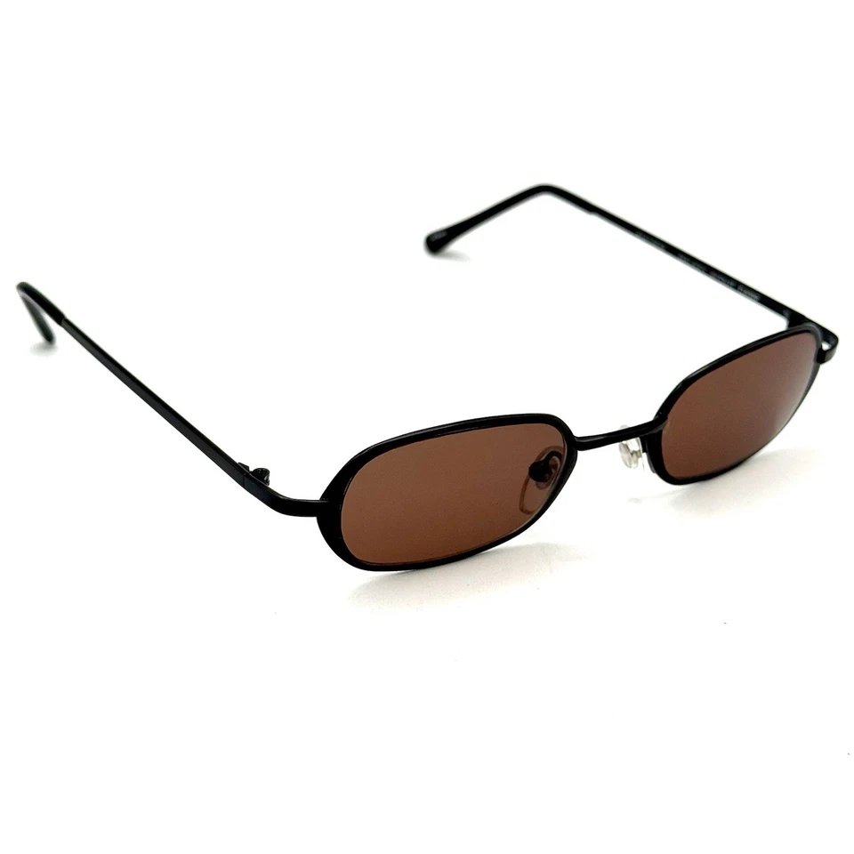 Gafas de sol Foster Grant Galaxy ovaladas negras de diseñador marco de moda y lentes marrones Foto 2 de 4