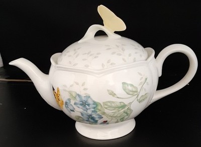 MINT UNUSED LENOX Butterfly Meadows Full Size Teapot Summer Cottagecore