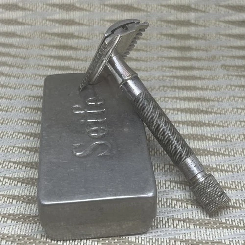German Safety Razor ROTBART MOND EXTRA + metal case soap
