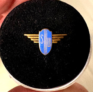 Vtg STEWART-WARNER Wings Employee Pin: Vehicle Instrumentation Mfg'r; Screw-Back