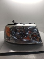 Used Right Headlight Assembly Fits 2005 Ford F150 Pickup New Style Right Grade Used Right Headlight Assembly Fits 2005 Ford F150 Pickup New Style Right Grade