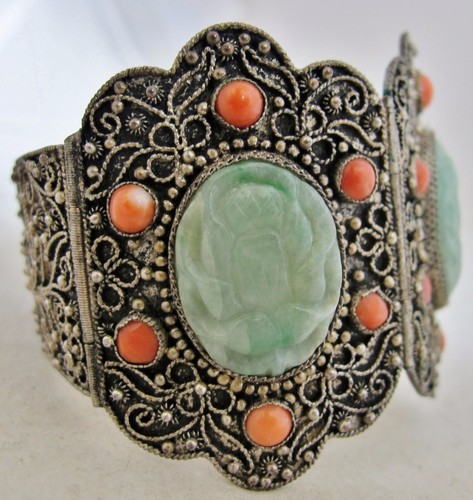 Antico bracciale cinese in metallo con corallo e 3 giadeite verde (lungo 6,5") - Foto 4 di 12